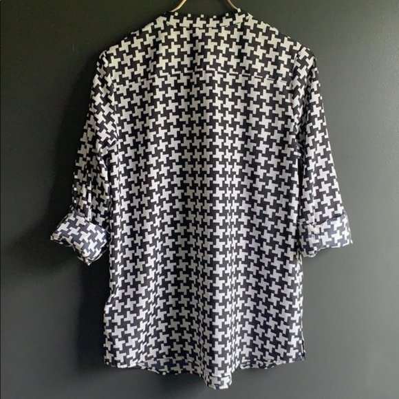 Michael Kors Geometric Print Long Sleeve - Picture 2 of 11